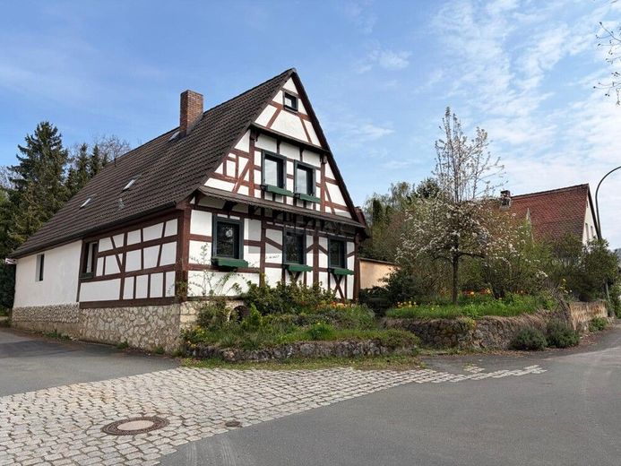 Charmantes Fachwerkhaus mit Geschichte in Strullendorf/Mistendorf – Bild 2