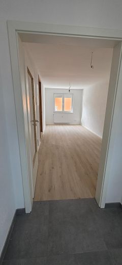 Hochwertige 3 Zimmer Wohnung mit Parkplatz – Foto 3