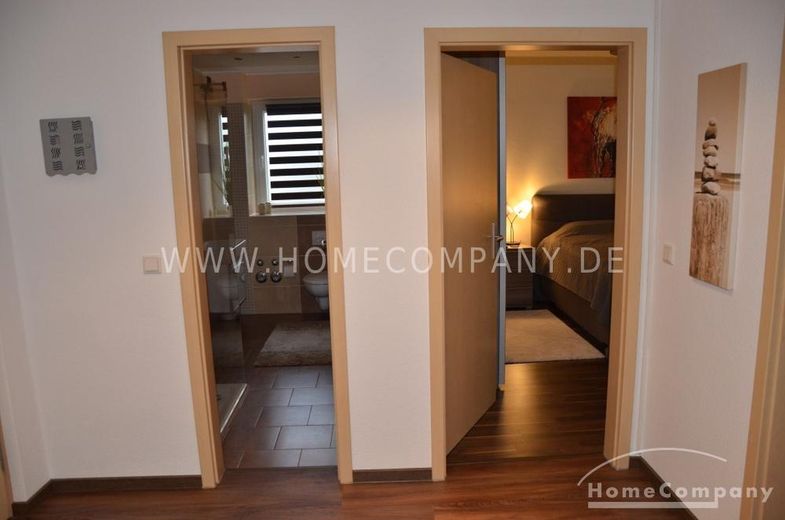 Moderne, schöne 2 Zi.Whg., möbliert, mit Balkon und PKW Stellplatz in ruhiger Lage. – bce5418d1382bb0c85ee76b653ce5089a51f8a42.jpg