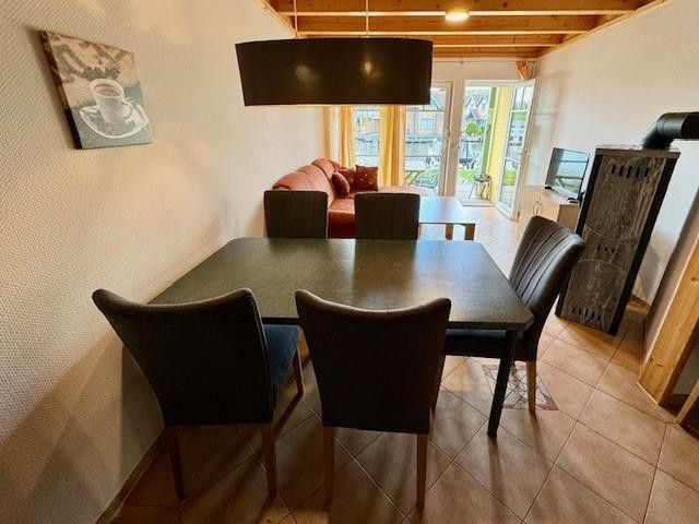 Reihenhaus mit eigenem Bootssteg und Garten – Essbereich