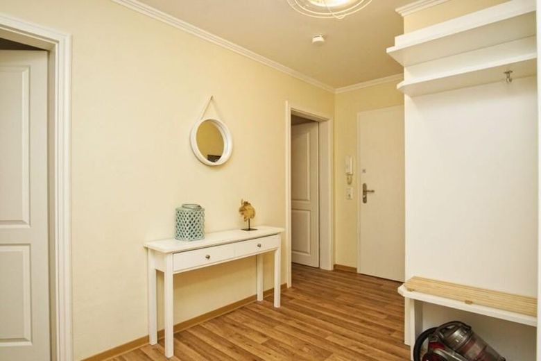 Beim Frühstückskaffee schon den Meerblick genießen – 3-Zimmer-Wohnung in allerbester Lage – Das großzügige Entree...