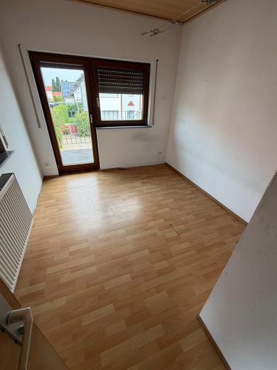 Zweifamilienhaus mit ca. 200 m² und 9 Zimmern in Erlensee – nur als gesamtes Haus zu vermieten – Foto 6