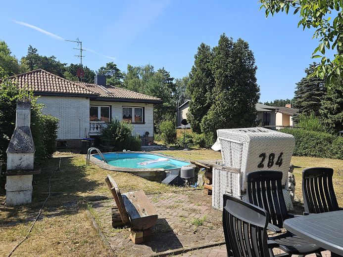 Einfamilienhaus mit Wintergarten in Wendseenähe – provisionsfrei – Garten