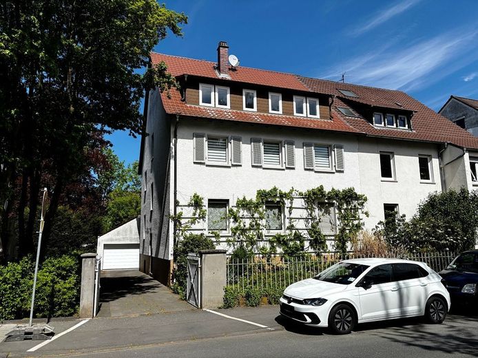Erstbezug nach Sanierung: Helle 3-Zimmer-Wohnung mit Einbauküche &amp; Top-Dämmung - ideal für 1-2 Personen – Hausansicht