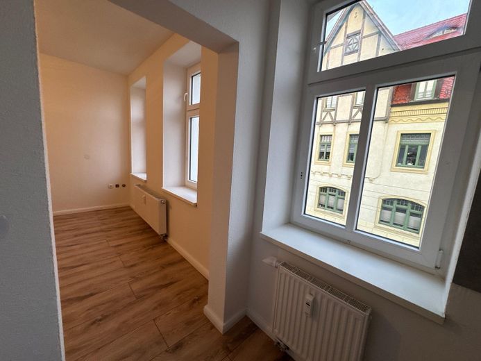 Blick von der Küche ins Zimmer