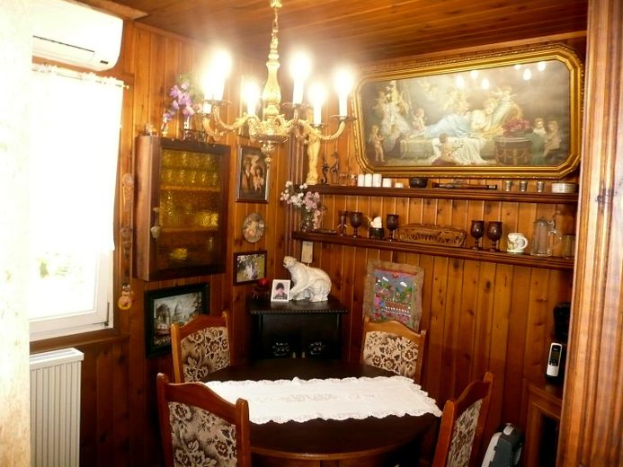 Idilliaca casa unifamiliare in stile bungalow con romantico giardino di rose – Foto 10