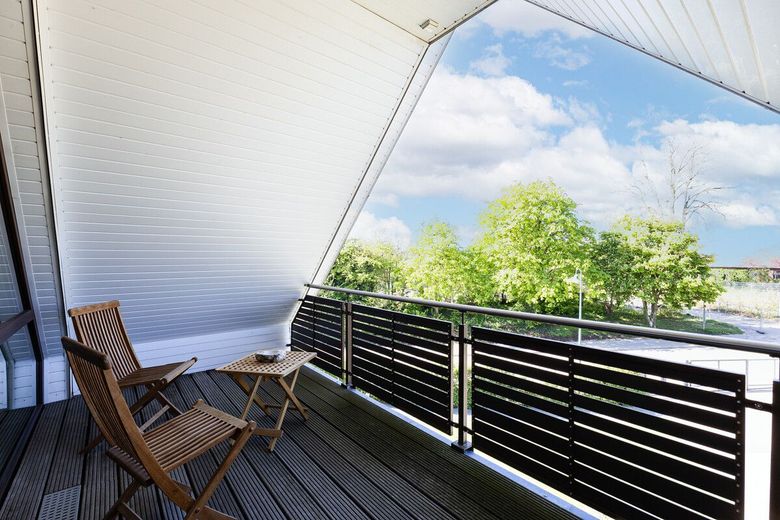 Landidylle meets Design: Perfektes 2-FH für die große Familie in Hanglage – Whg. 2 Loggia