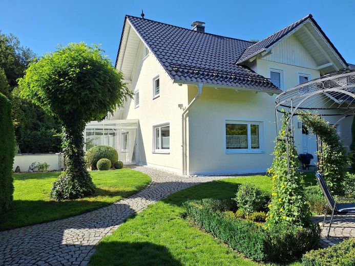 Privatsphäre im Grünen – ohne Maklergebühren – Haus 