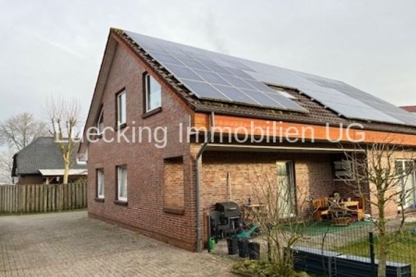 Wohngebäude mit 2 Wohneinheiten und PV-Anlage