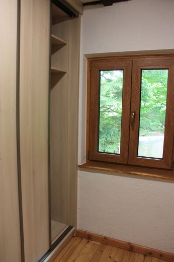 Waldhaus in Alleinlage – Kleiderzimmer