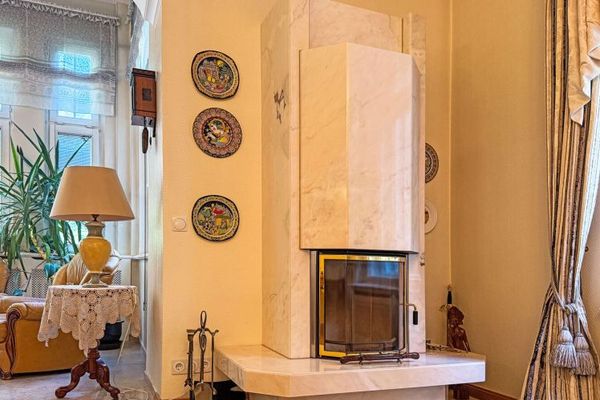 Villa rappresentativa di epoca guglielmina su terreno a parco a Berlino-Grunewald