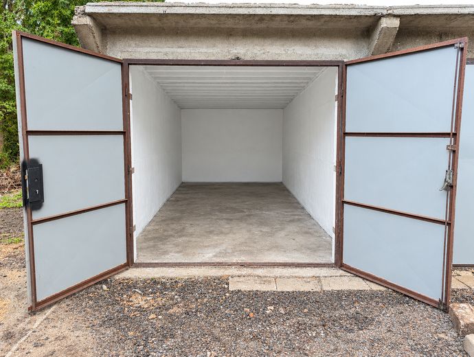 XXL garage con elettricità da affittare, garage singolo o doppio, Laugkstr – Einzelgarage