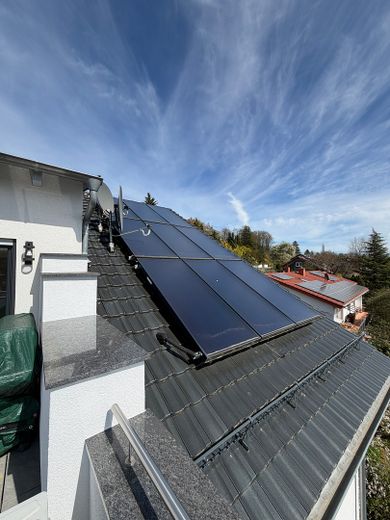 Attico di 4 locali di prima qualità con terrazza sul tetto e garage + posto auto – senza commissioni – Solarthermieanlage