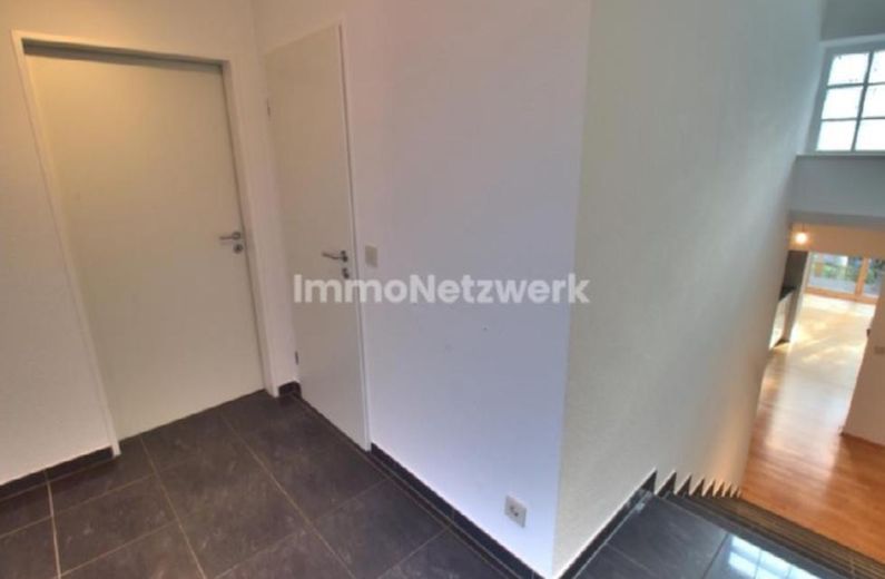 Bungalow mit Flachdach und Mezzaningeschoss – Foto 3