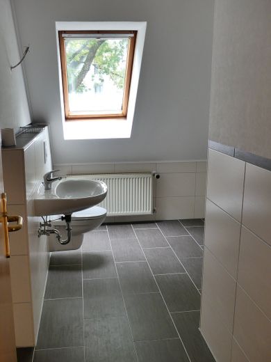 4 Zi. Whg in Bothfeld, inkl. Einbauküche, frei ab sofort – Duschbad