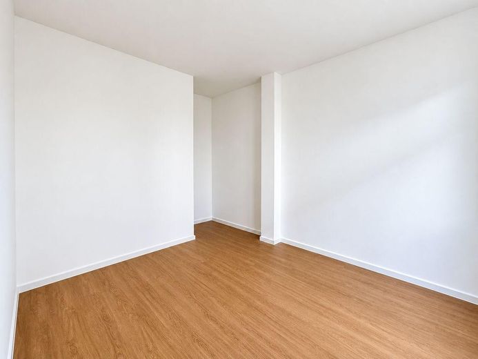 Appartamento per famiglie in un nuovo edificio! Appartamento di alta qualità con 4 locali e cucina componibile! Visita libera il 10.10.2026 – Schlafzimmer 1