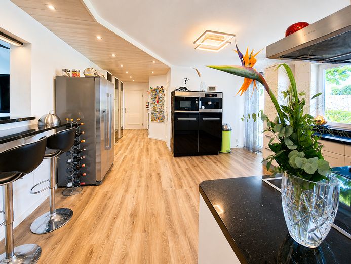 Traumhafter Panoramablick | 276 m² | PV & Speicher | bezugsbereit | provisionsfrei – Photo 12
