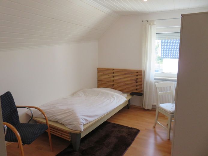 Freistehendes Haus - energetisch saniert - 120 qm – Zimmer OG 1