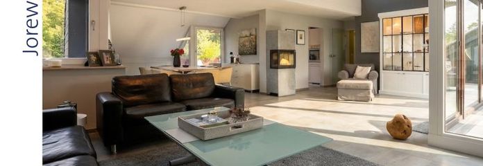 Fernblick & Sonne inklusive: 3,5 Zimmer-Wohnung, 2 Loggien, Kamin & TG-Stellplatz in Bi-Hillegossen