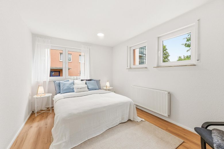 2-Zimmerwohnung in Reutlingen-Hohbuch (nahe FH) - frisch renoviert, modern, hell, Balkon/Garten – Schlafzimmer