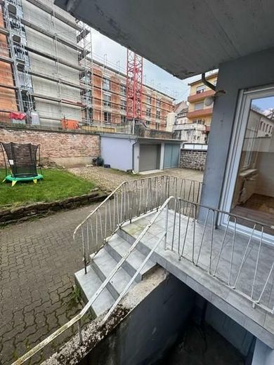 Erdgeschoßwohnung - Innenstadt - alles zu Fuß erreichbar - beste Wohnlage - worauf Warten? – 25 Treppe zum hof mit Balkon