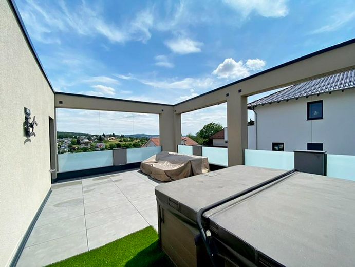 Dachterrasse mit Jacuzzi