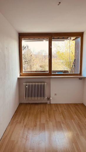 Küche mit Speisekammer