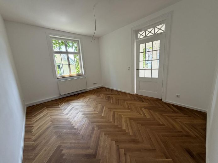 Esclusivo appartamento d’epoca di 146 m² completamente ristrutturato in posizione privilegiata a Göppingen–elegante, moderno, unico – Zimmer 2