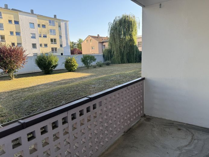 Власний сад площею 314 м²: відремонтована 4-кімнатна квартира у власності з 2 балконами, без комісії – Balkon 2