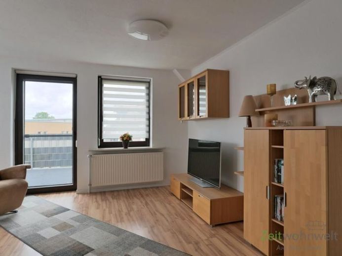 (EF1167_M) Halle: Diemitz, möblierte Wohnung mit großem Dachbalkon und Klimaanlage – Foto 1