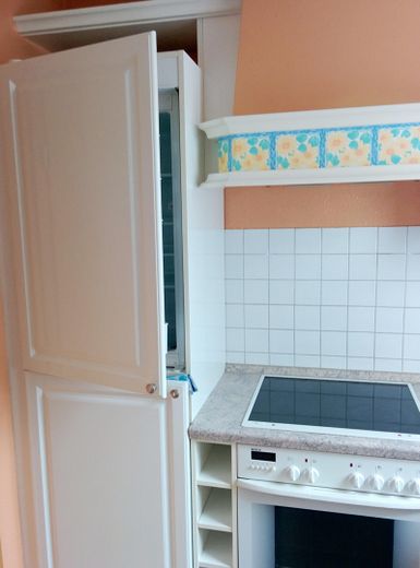 In ruhiger zentraler Lage zum Einkaufen - für Familien mit Balkon 1. Stock – Küche