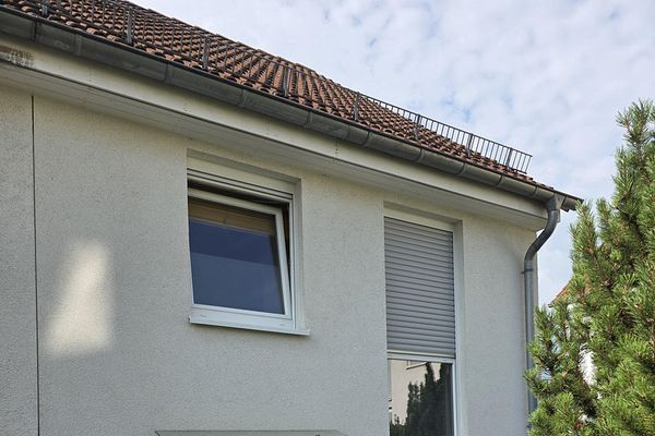 Gepflegtes Reihenendhaus mit schönem Garten, überdachter Terrasse, Kamin und Carport