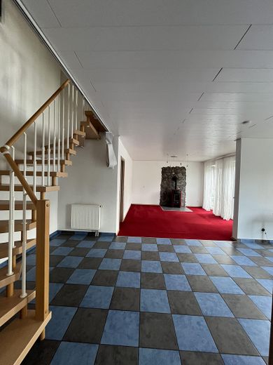 À vendre : maison jumelée de 5,5 pièces, sans commission et prête à emménager – Ess-Wohnzimmer 1