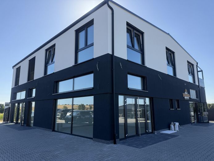 NOWA BUDOWA ** Lokal użytkowy* Ubezpieczenia / Kosmetyka / Sprzedaż / Biuro / Handel detaliczny / Beauty / Studio do wynajęcia – Zdjęcie 1