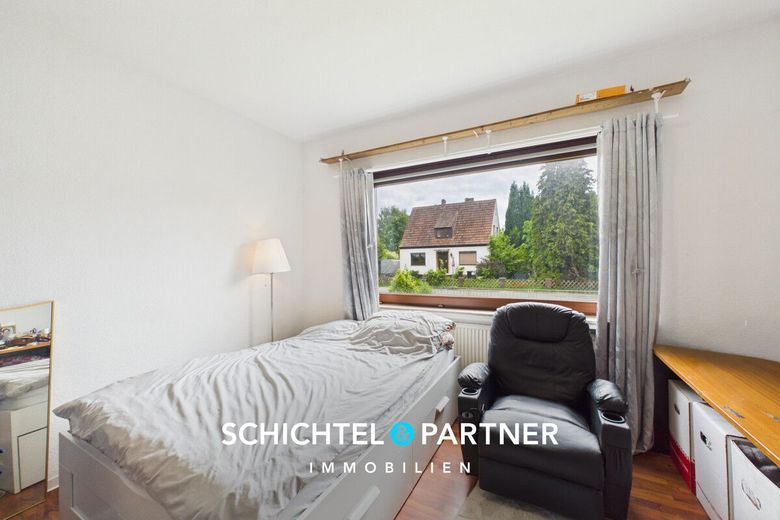 Huchting | Freistehendes Zweifamilienhaus mit großem Grundstück – S&amp;P | Zimmer