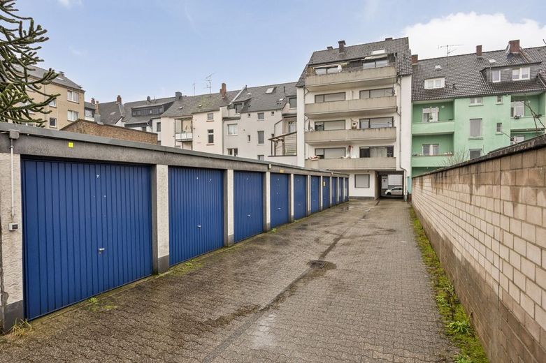**Anspruchsvolles Wohnen in bester Lage von Opladen** – Garagenhof