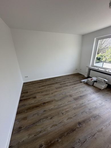 Schöne Sanierte 3-Zimmer Wohnung am Waldrand von Dellwig – Wohnzimmer