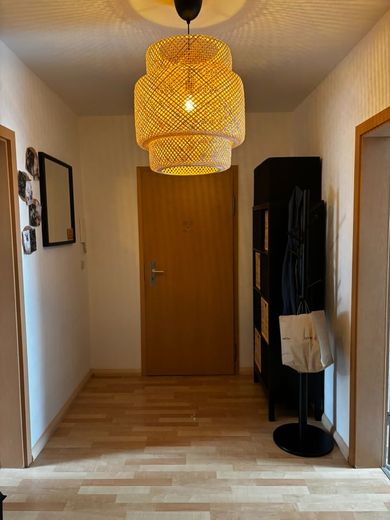 niepowtarzalne, zmodernizowane mieszkanie na poddaszu 2,0 pok. kuchnia z EBK/łazienka z wanną - ok. 55,96m² - Schloßchemnitz – 260706_MW_ETW_Nr.12 DG_rechts_BS8_KMS_Bilder_019_Flur