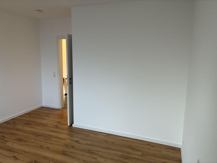 PROVISIONSFREI: Stillvolle 2-Zimmer-Erdgeschosswohnung mit Südterrasse und eigenem Garten – Schlafzimmer