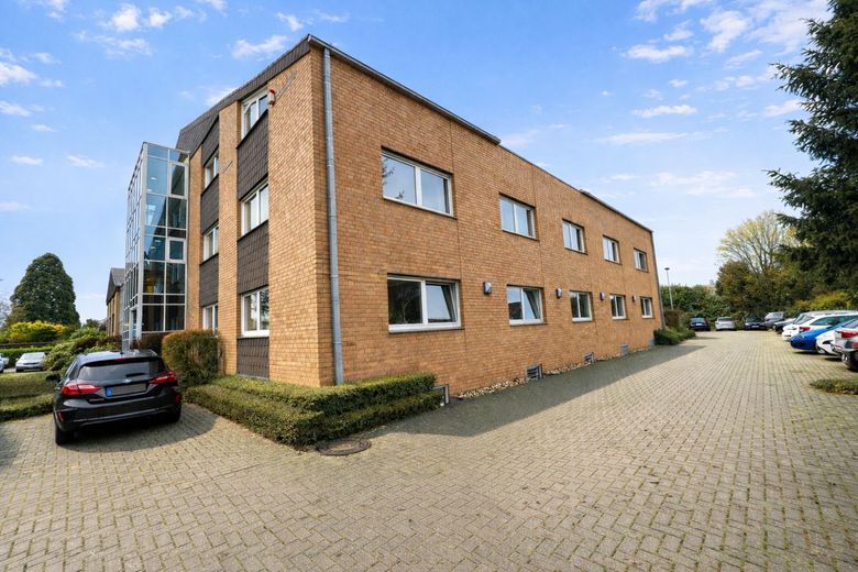 Bezugsfertige Büroimmobilie in zentraler Lage von Greven – Seitenansicht