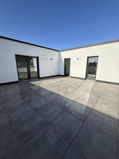 Großzügiges Penthouse mit XXL Dachterrasse & Einbauküche – Terrasse
