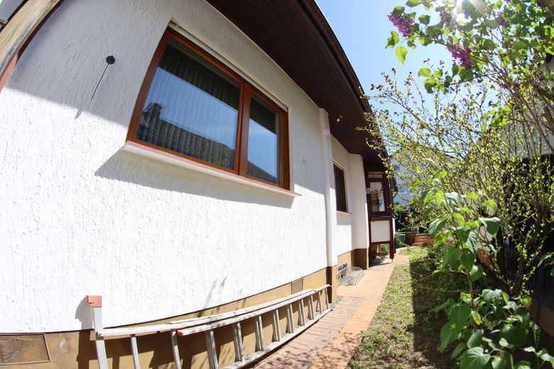 Idealny na czas emerytury: parterowy, wolnostojący dom jednorodzinny o powierzchni 100+90m² na działce o powierzchni 387 m² (kupno) – Westseite