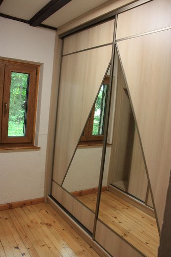 Waldhaus in Alleinlage – Kleiderzimmer