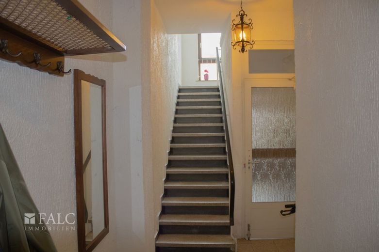 Mitten im Zentum investieren, Mehrfamilienhaus in Jülich – Treppenhaus