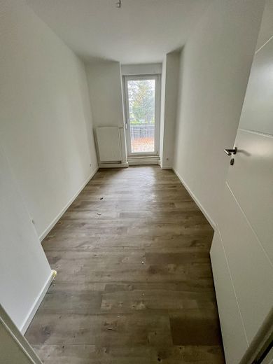 Appena ristrutturato: moderno appartamento di 2 locali | Cucina componibile | ampio balcone – Schlafzimmer