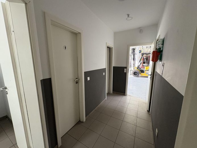 HALLE – ALLEINNUTZUNG - Lager/Verwaltung/Montage/Handwerk – Sozialräume Teil A