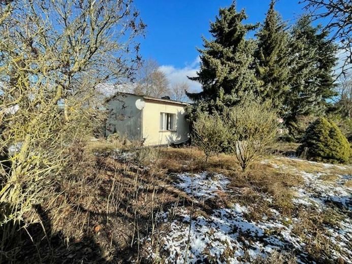 Großes Baugrundstück in Oranienburg - Eigenheim oder Doppelhaus möglich – Kleinwohnhaus auf Grundstück
