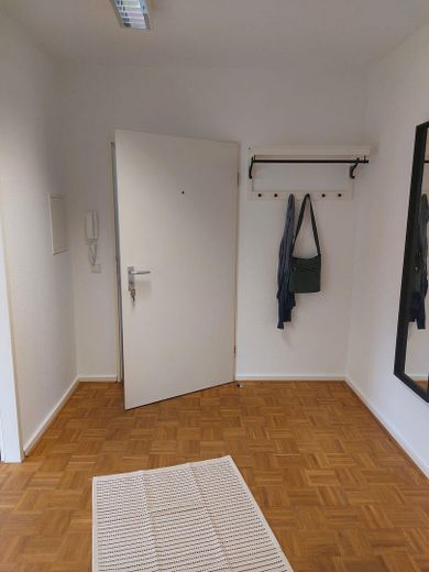 Gemütliche und voll möblierte Apartment-Whg in guter Wohnlage nahe Wienburgpark – Flur