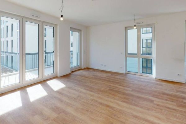Helle 3-Zimmer-Wohnung mit Balkon und Dusche + Badewanne in Nauen!