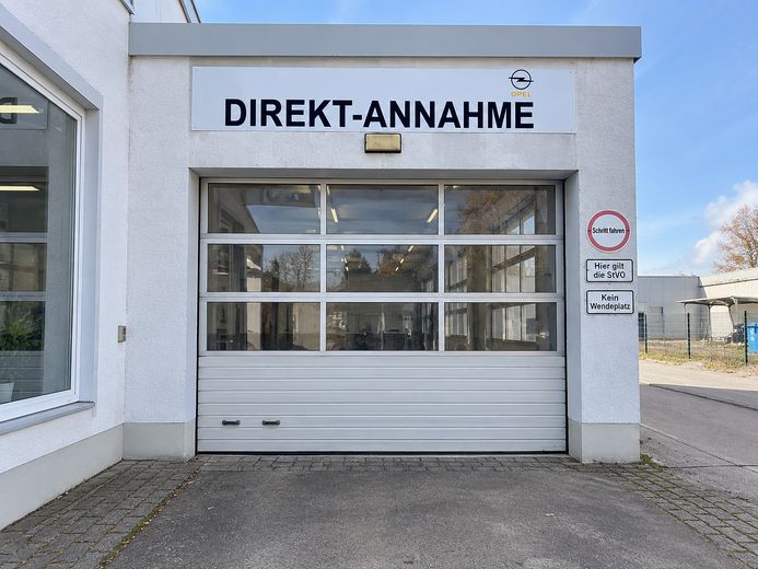 Car dealership with motor vehicle workshop & tire service TÜV in Berlin-Köpenick available for flexible rental – Direkt-Annahme